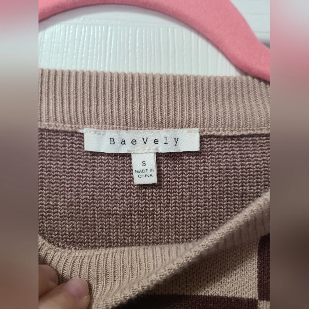 Checkered Brown and Tan Sweater - Picture 5 of 5